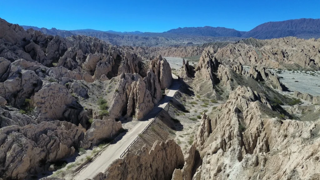 Les gorges rouges de Cafayate traversées lors du road trip moto en Argentine