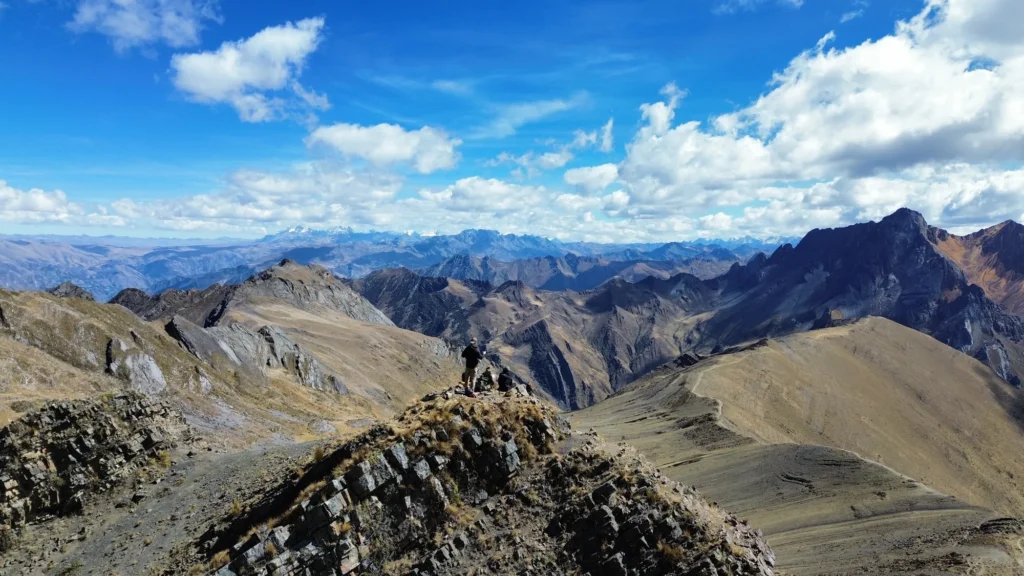 Route alpine panoramique de la cordillère Huayhuash, Pérou